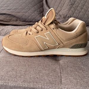 New balance 574 men’s size 9 1/2 never worn color tan